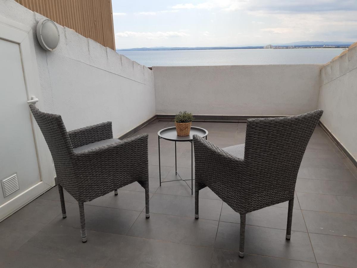 Roses Casc Antic Sl Avda Rodhe Apartment Екстериор снимка